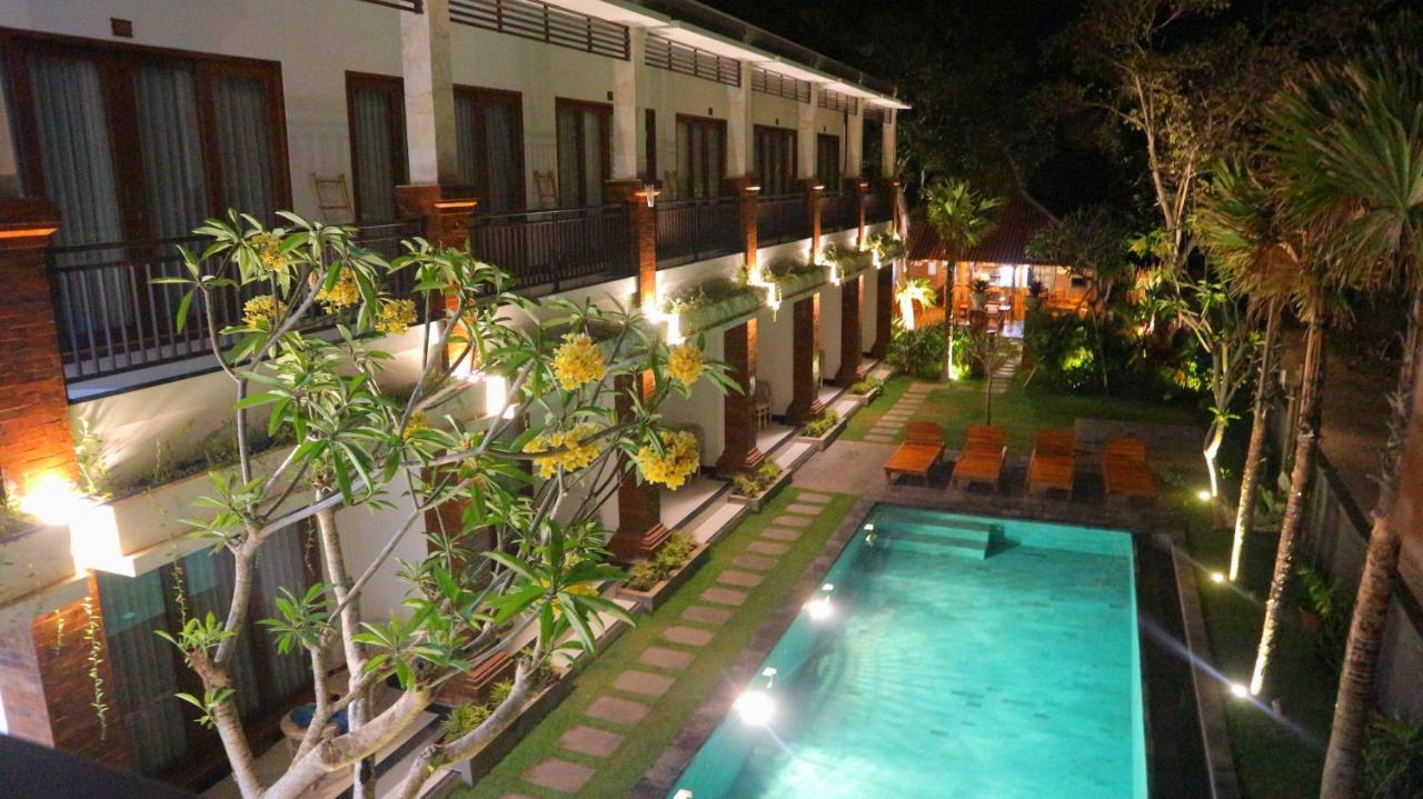 Seno Guesthouse & Cafe Uluwatu  Exterior photo